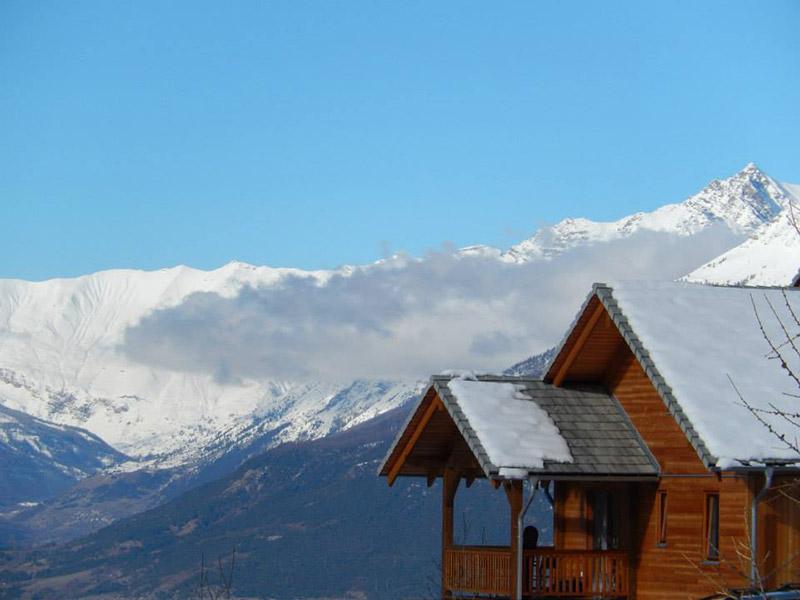 Paysage enneigé des hautes alpes