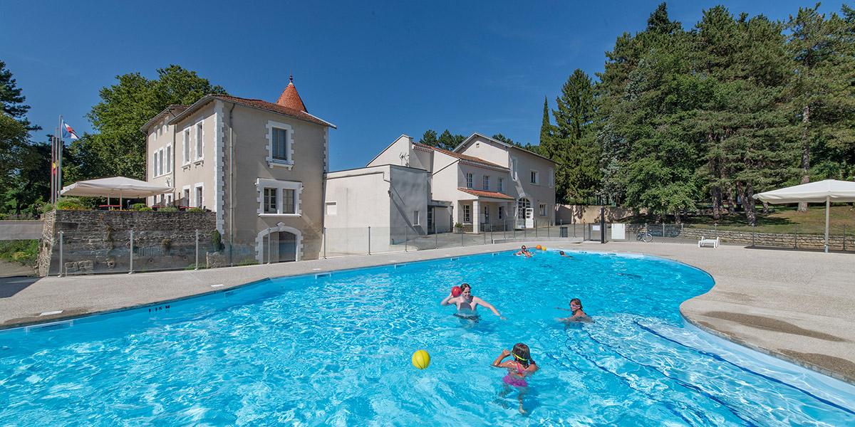 Photo de la piscine du Château de Collonges