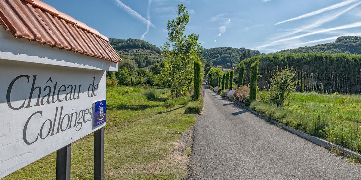 Entrée du château de Collonge : bienvenue